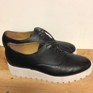 Creeped style lace ups